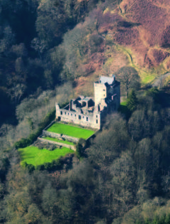 Castle Campbell DP061735 crop01_a01 CMYK
