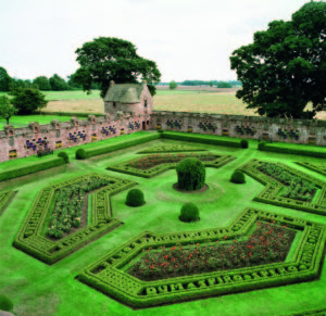 Edzell 798692 crop01_a01 CMYK